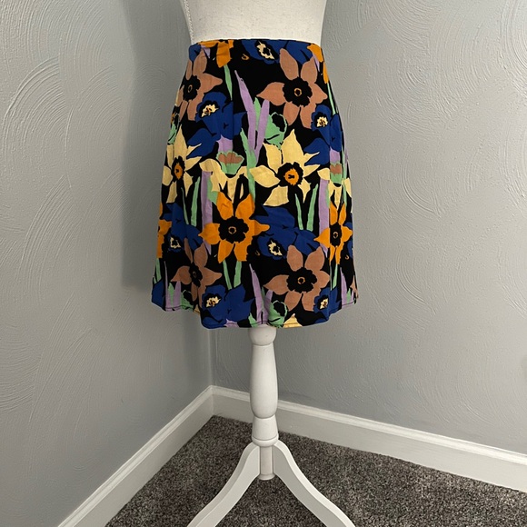 Roxy Golden Poppy Bold Floral Mini Flowy Skirt Size L - Picture 4 of 6